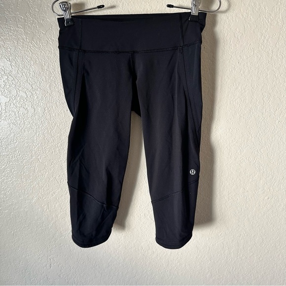Lululemon Run Pace Crop black leggings size 4 - Picture 9 of 13